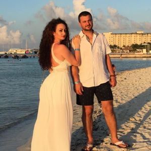 Meet your Posher, Gleda backa